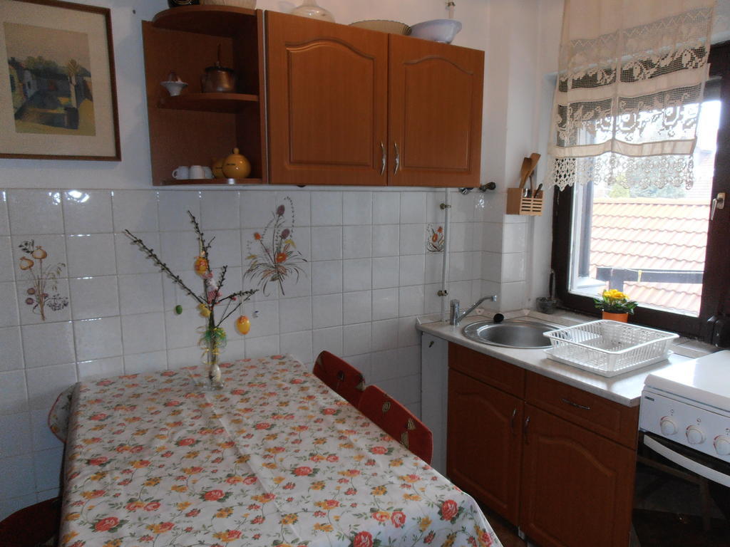 Apartmanhaz Gabriella Harkány Chambre photo